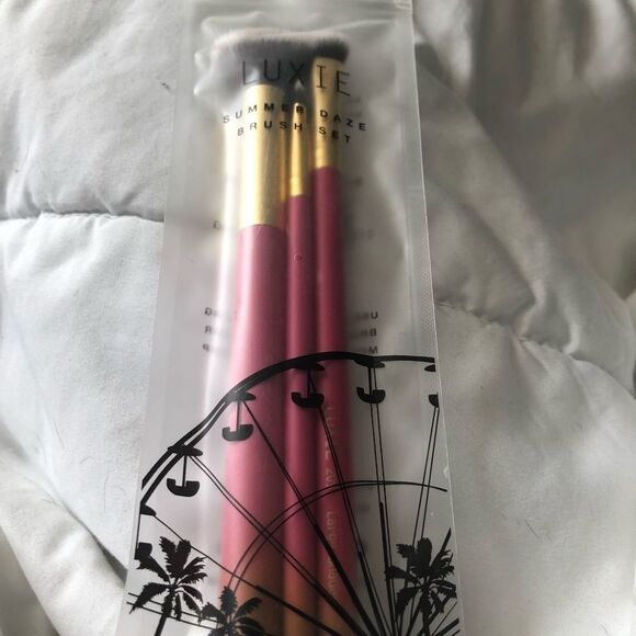 Luxie Summer Festival Brush Set - Picture 3 of 3